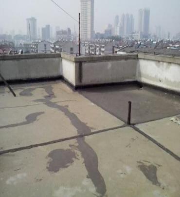 新余市漏水维修 楼顶漏水是什么原因，楼顶漏水维修方法是什么?